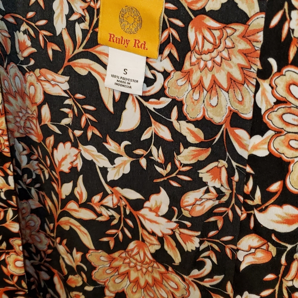 BNWOT RUBY RD KIMONO SZ SM-XL!!
